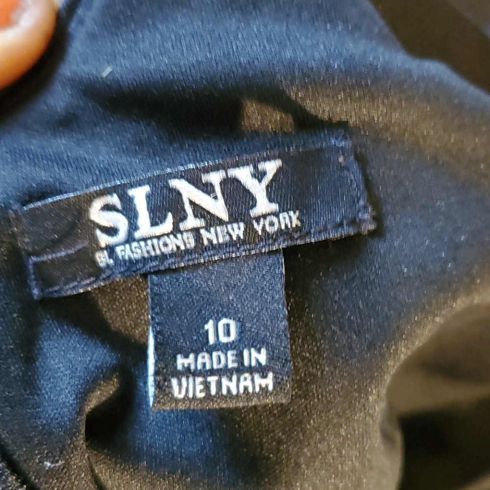 Very classy dress - Picture 10 of 14